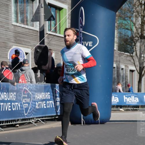 06.04.2025 - 44. Internationalen Wilhelmsburger Insellauf A. Gomolzig http://msf.ph/oto/7576908 06.04.2025 10:32:15 Ziel 3359, 4373, 4556, 5092 meine-sportfotos.de