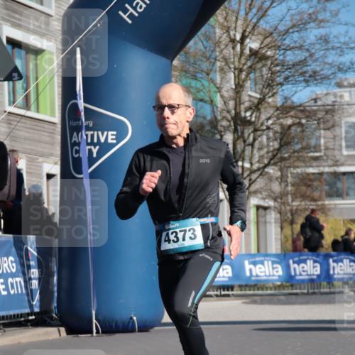 06.04.2025 - 44. Internationalen Wilhelmsburger Insellauf A. Gomolzig http://msf.ph/oto/7576930 06.04.2025 10:32:10 Ziel 3545, 4373, 4556 meine-sportfotos.de