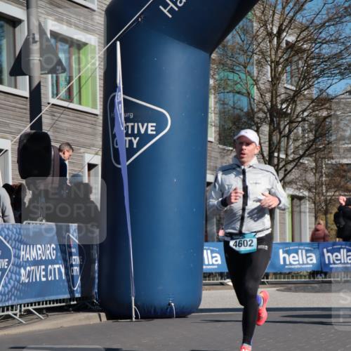 06.04.2025 - 44. Internationalen Wilhelmsburger Insellauf A. Gomolzig http://msf.ph/oto/7576960 06.04.2025 10:31:59 Ziel 3051, 3545, 4057, 4484, 4602 meine-sportfotos.de