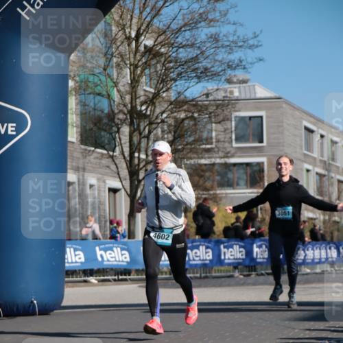 06.04.2025 - 44. Internationalen Wilhelmsburger Insellauf A. Gomolzig http://msf.ph/oto/7576973 06.04.2025 10:31:59 Ziel 3051, 3545, 4057, 4484, 4602 meine-sportfotos.de