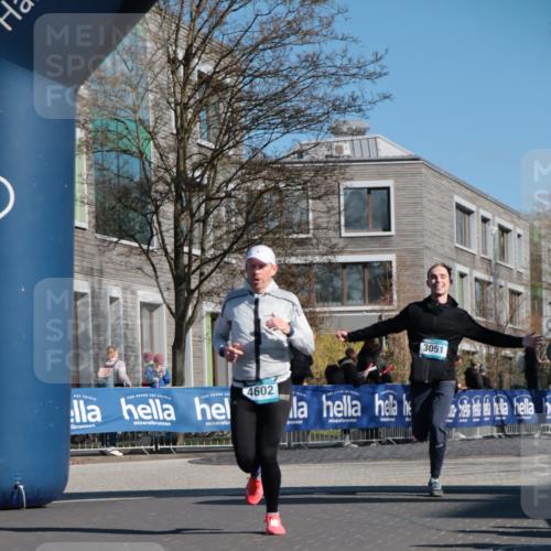 06.04.2025 - 44. Internationalen Wilhelmsburger Insellauf A. Gomolzig http://msf.ph/oto/7576977 06.04.2025 10:31:59 Ziel 3051, 3545, 4057, 4484, 4602 meine-sportfotos.de