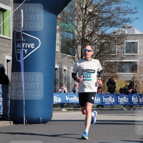 06.04.2025 - 44. Internationalen Wilhelmsburger Insellauf A. Gomolzig http://msf.ph/oto/7577000 06.04.2025 10:31:57 Ziel 3051, 4057, 4223, 4484, 4602 meine-sportfotos.de