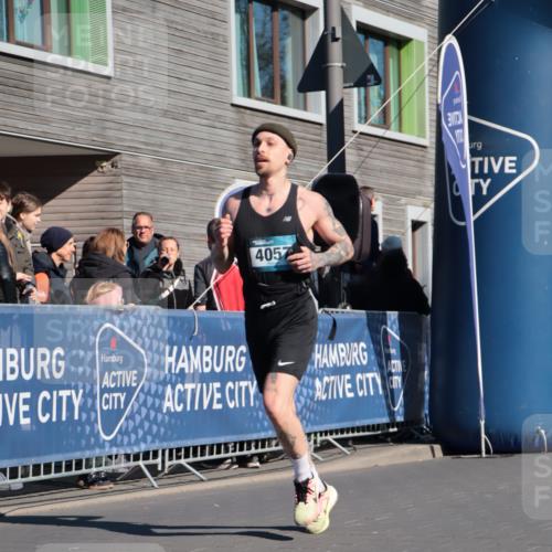 06.04.2025 - 44. Internationalen Wilhelmsburger Insellauf A. Gomolzig http://msf.ph/oto/7577014 06.04.2025 10:31:54 Ziel 3051, 3962, 4057, 4223, 4271, 4484, 4602 meine-sportfotos.de