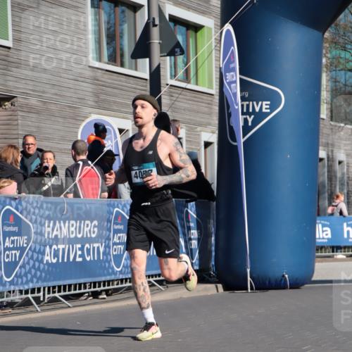 06.04.2025 - 44. Internationalen Wilhelmsburger Insellauf A. Gomolzig http://msf.ph/oto/7577018 06.04.2025 10:31:54 Ziel 3051, 3962, 4057, 4223, 4271, 4484, 4602 meine-sportfotos.de