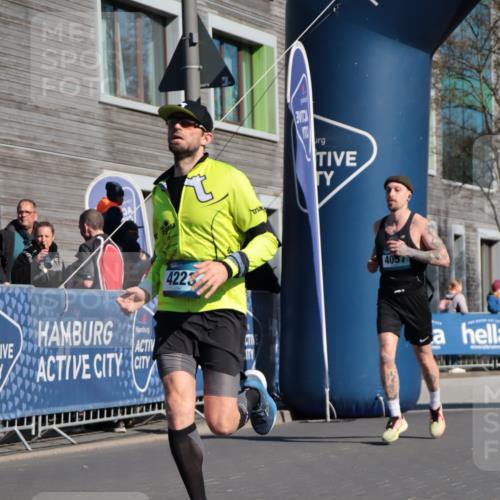 06.04.2025 - 44. Internationalen Wilhelmsburger Insellauf A. Gomolzig http://msf.ph/oto/7577040 06.04.2025 10:31:53 Ziel 3413, 3962, 4057, 4223, 4271, 4484, 4497 meine-sportfotos.de