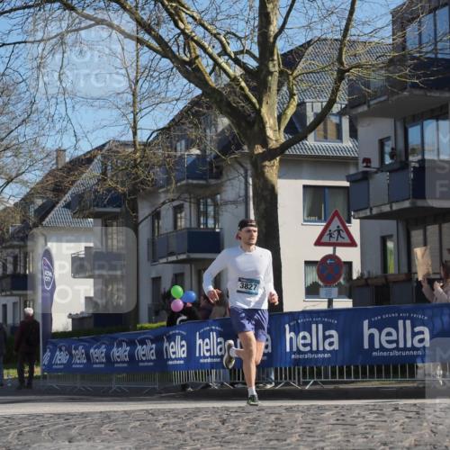 06.04.2025 - 44. Internationalen Wilhelmsburger Insellauf Luisa Fischer http://msf.ph/oto/7577083 06.04.2025 10:43:16 Ziel 3827 meine-sportfotos.de