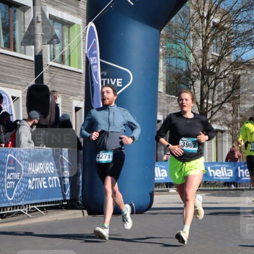 06.04.2025 - 44. Internationalen Wilhelmsburger Insellauf A. Gomolzig http://msf.ph/oto/7577099 06.04.2025 10:31:51 Ziel 3413, 3962, 4057, 4223, 4271, 4484, 4497 meine-sportfotos.de