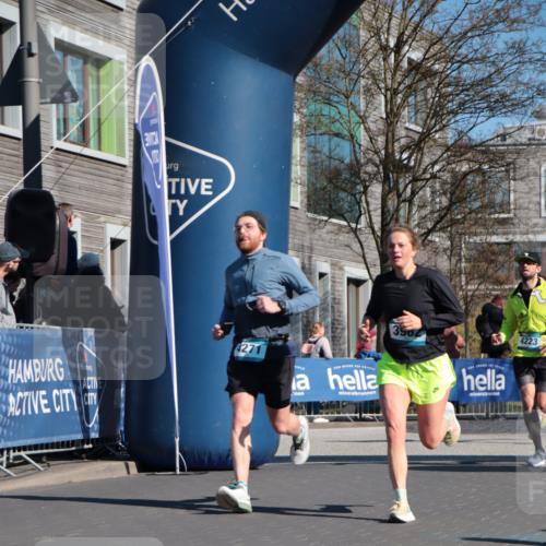 06.04.2025 - 44. Internationalen Wilhelmsburger Insellauf A. Gomolzig http://msf.ph/oto/7577107 06.04.2025 10:31:51 Ziel 3413, 3962, 4057, 4223, 4271, 4484, 4497 meine-sportfotos.de