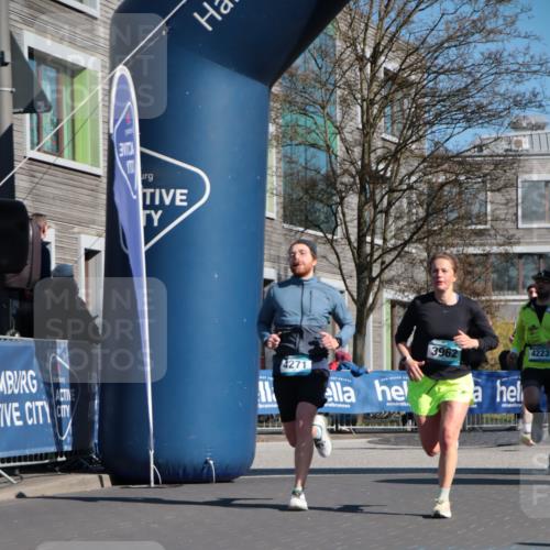06.04.2025 - 44. Internationalen Wilhelmsburger Insellauf A. Gomolzig http://msf.ph/oto/7577118 06.04.2025 10:31:50 Ziel 3413, 3962, 4057, 4223, 4271, 4497 meine-sportfotos.de