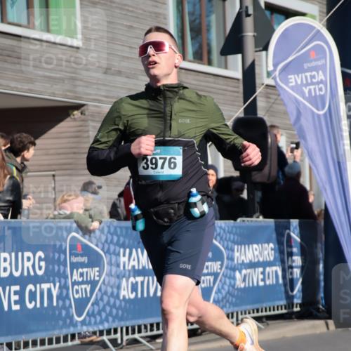 06.04.2025 - 44. Internationalen Wilhelmsburger Insellauf A. Gomolzig http://msf.ph/oto/7577268 06.04.2025 10:31:26 Ziel 3445, 3542, 3976, 4298, 5025 meine-sportfotos.de