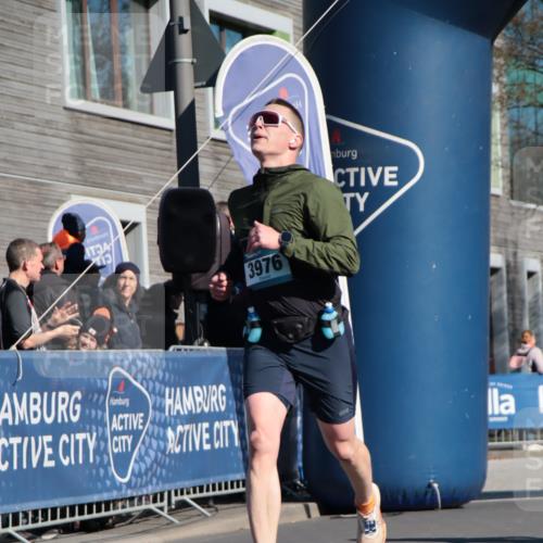 06.04.2025 - 44. Internationalen Wilhelmsburger Insellauf A. Gomolzig http://msf.ph/oto/7577282 06.04.2025 10:31:26 Ziel 3445, 3542, 3976, 4298, 5025 meine-sportfotos.de