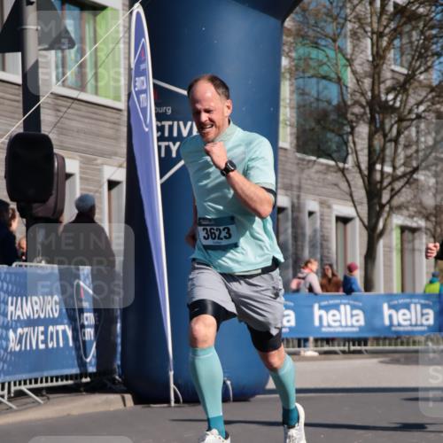 06.04.2025 - 44. Internationalen Wilhelmsburger Insellauf A. Gomolzig http://msf.ph/oto/7577355 06.04.2025 10:31:17 Ziel 3132, 3623, 4584, 5052 meine-sportfotos.de