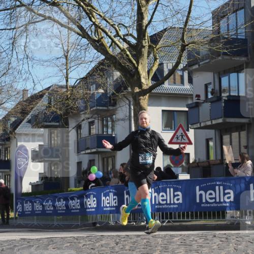 06.04.2025 - 44. Internationalen Wilhelmsburger Insellauf Luisa Fischer http://msf.ph/oto/7577360 06.04.2025 10:43:23 Ziel 3924, 3821 meine-sportfotos.de