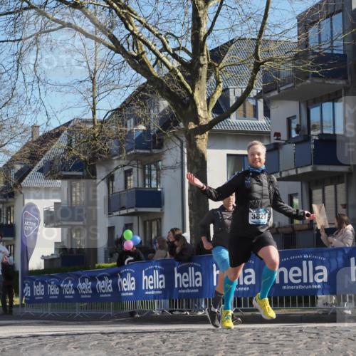 06.04.2025 - 44. Internationalen Wilhelmsburger Insellauf Luisa Fischer http://msf.ph/oto/7577381 06.04.2025 10:43:24 Ziel 735, 3924, 3821 meine-sportfotos.de