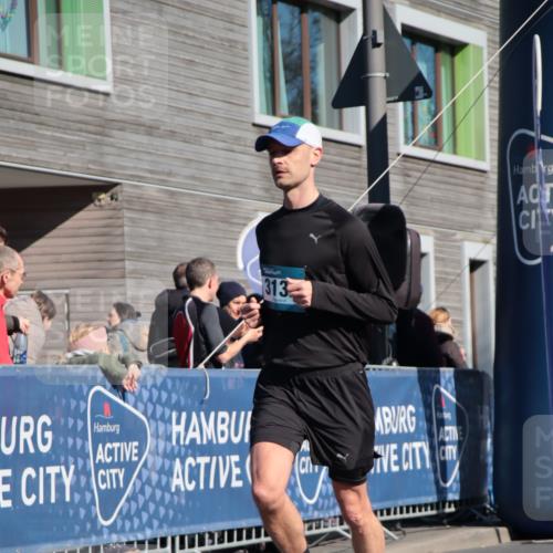 06.04.2025 - 44. Internationalen Wilhelmsburger Insellauf A. Gomolzig http://msf.ph/oto/7577389 06.04.2025 10:31:13 Ziel 3132, 3623, 4584, 5052 meine-sportfotos.de