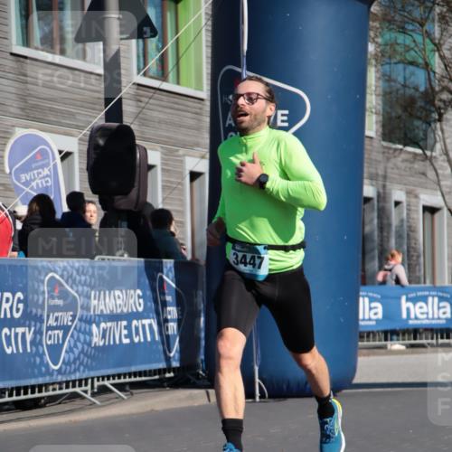 06.04.2025 - 44. Internationalen Wilhelmsburger Insellauf A. Gomolzig http://msf.ph/oto/7577443 06.04.2025 10:30:56 Ziel 3447, 3939, 4546 meine-sportfotos.de