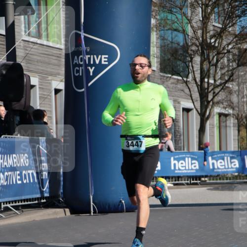 06.04.2025 - 44. Internationalen Wilhelmsburger Insellauf A. Gomolzig http://msf.ph/oto/7577451 06.04.2025 10:30:56 Ziel 3447, 3939, 4546 meine-sportfotos.de
