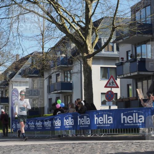 06.04.2025 - 44. Internationalen Wilhelmsburger Insellauf Luisa Fischer http://msf.ph/oto/7577458 06.04.2025 10:43:24 Ziel 3924, 4446 meine-sportfotos.de