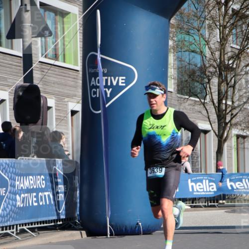 06.04.2025 - 44. Internationalen Wilhelmsburger Insellauf A. Gomolzig http://msf.ph/oto/7577485 06.04.2025 10:30:54 Ziel 3447, 3699, 3939, 4546 meine-sportfotos.de