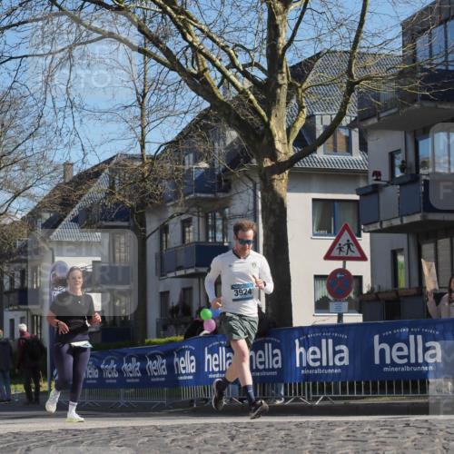 06.04.2025 - 44. Internationalen Wilhelmsburger Insellauf Luisa Fischer http://msf.ph/oto/7577500 06.04.2025 10:43:26 Ziel 3924 meine-sportfotos.de