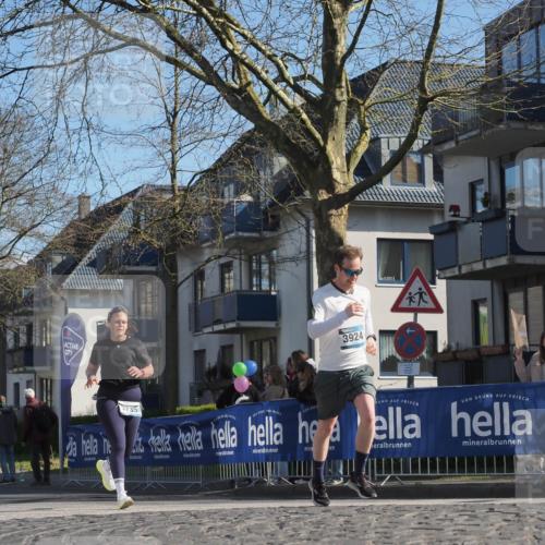 06.04.2025 - 44. Internationalen Wilhelmsburger Insellauf Luisa Fischer http://msf.ph/oto/7577518 06.04.2025 10:43:26 Ziel 4536, 3924, 3735 meine-sportfotos.de