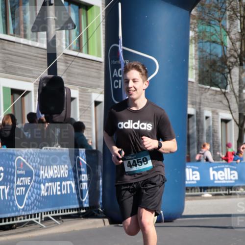 06.04.2025 - 44. Internationalen Wilhelmsburger Insellauf A. Gomolzig http://msf.ph/oto/7577621 06.04.2025 10:30:38 Ziel 3400, 3727, 3742, 4189, 4370, 4419, 4459, 4471 meine-sportfotos.de