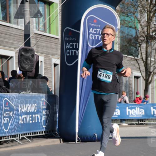06.04.2025 - 44. Internationalen Wilhelmsburger Insellauf A. Gomolzig http://msf.ph/oto/7577685 06.04.2025 10:30:34 Ziel 3400, 3721, 3727, 3742, 4189, 4459 meine-sportfotos.de