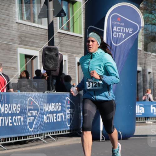 06.04.2025 - 44. Internationalen Wilhelmsburger Insellauf A. Gomolzig http://msf.ph/oto/7577720 06.04.2025 10:30:31 Ziel 3297, 3721, 3727, 3742, 4189, 4527, 4559 meine-sportfotos.de