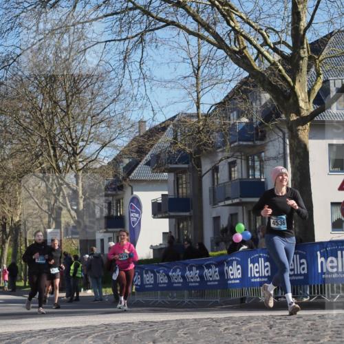 06.04.2025 - 44. Internationalen Wilhelmsburger Insellauf Luisa Fischer http://msf.ph/oto/7577873 06.04.2025 10:43:31 Ziel 3380, 4536, 4476 meine-sportfotos.de