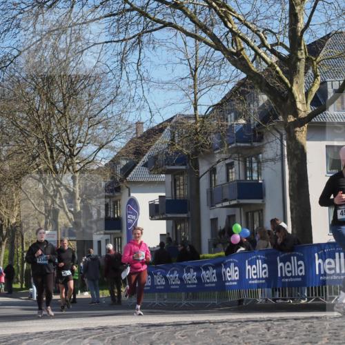 06.04.2025 - 44. Internationalen Wilhelmsburger Insellauf Luisa Fischer http://msf.ph/oto/7577915 06.04.2025 10:43:31 Ziel 3380, 4536, 4502 meine-sportfotos.de