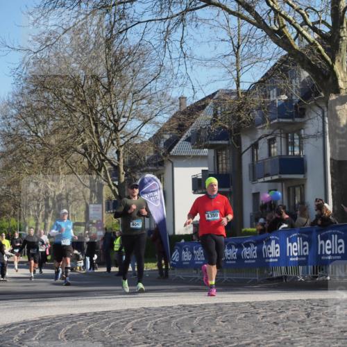 06.04.2025 - 44. Internationalen Wilhelmsburger Insellauf Luisa Fischer http://msf.ph/oto/7577989 06.04.2025 10:38:57 Ziel 4337, 4047, 4359 meine-sportfotos.de