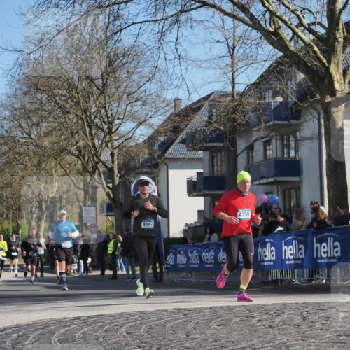 06.04.2025 - 44. Internationalen Wilhelmsburger Insellauf Luisa Fischer http://msf.ph/oto/7578020 06.04.2025 10:38:57 Ziel 4337, 4047, 4359 meine-sportfotos.de