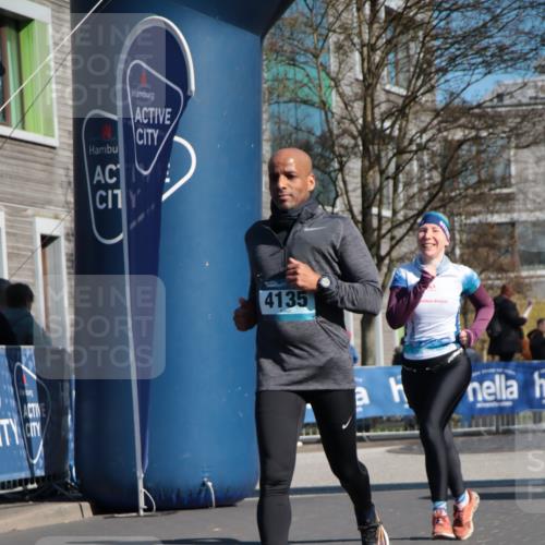 06.04.2025 - 44. Internationalen Wilhelmsburger Insellauf A. Gomolzig http://msf.ph/oto/7578061 06.04.2025 10:29:31 Ziel 3588, 3793, 4102, 4135, 4272, 4347 meine-sportfotos.de