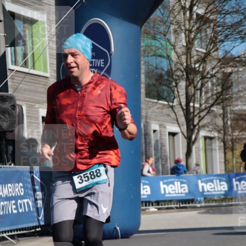 06.04.2025 - 44. Internationalen Wilhelmsburger Insellauf A. Gomolzig http://msf.ph/oto/7578093 06.04.2025 10:29:27 Ziel 3588, 3741, 4102, 4135, 4272 meine-sportfotos.de