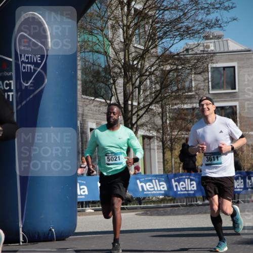06.04.2025 - 44. Internationalen Wilhelmsburger Insellauf A. Gomolzig http://msf.ph/oto/7578154 06.04.2025 10:29:13 Ziel 3284, 3443, 3611, 5021 meine-sportfotos.de