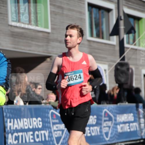 06.04.2025 - 44. Internationalen Wilhelmsburger Insellauf A. Gomolzig http://msf.ph/oto/7578190 06.04.2025 10:29:04 Ziel 3443, 3624, 4360 meine-sportfotos.de