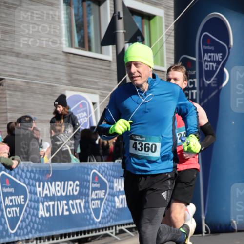 06.04.2025 - 44. Internationalen Wilhelmsburger Insellauf A. Gomolzig http://msf.ph/oto/7578208 06.04.2025 10:29:03 Ziel 3624, 4360 meine-sportfotos.de