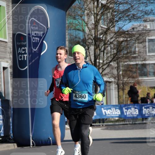 06.04.2025 - 44. Internationalen Wilhelmsburger Insellauf A. Gomolzig http://msf.ph/oto/7578222 06.04.2025 10:29:03 Ziel 3624, 4360 meine-sportfotos.de