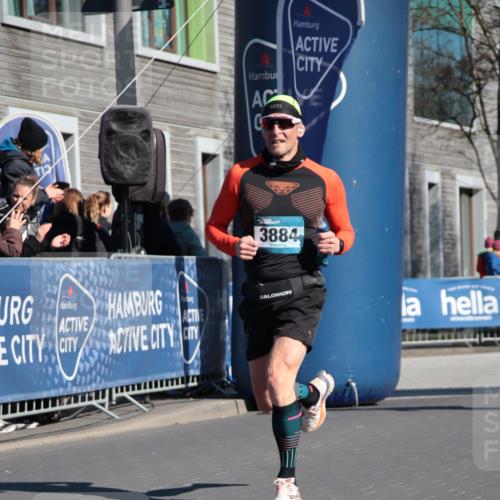 06.04.2025 - 44. Internationalen Wilhelmsburger Insellauf A. Gomolzig http://msf.ph/oto/7578294 06.04.2025 10:28:42 Ziel 3403, 3884, 5206 meine-sportfotos.de