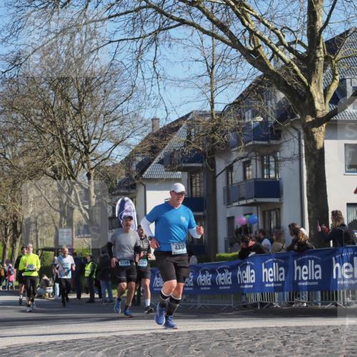 06.04.2025 - 44. Internationalen Wilhelmsburger Insellauf Luisa Fischer http://msf.ph/oto/7578296 06.04.2025 10:39:01 Ziel 3709, 3350, 4337 meine-sportfotos.de