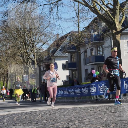 06.04.2025 - 44. Internationalen Wilhelmsburger Insellauf Luisa Fischer http://msf.ph/oto/7578305 06.04.2025 10:43:45 Ziel 4222, 5063, 4509 meine-sportfotos.de