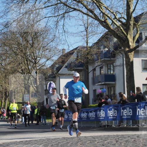 06.04.2025 - 44. Internationalen Wilhelmsburger Insellauf Luisa Fischer http://msf.ph/oto/7578306 06.04.2025 10:39:01 Ziel 4337, 3709, 3350 meine-sportfotos.de