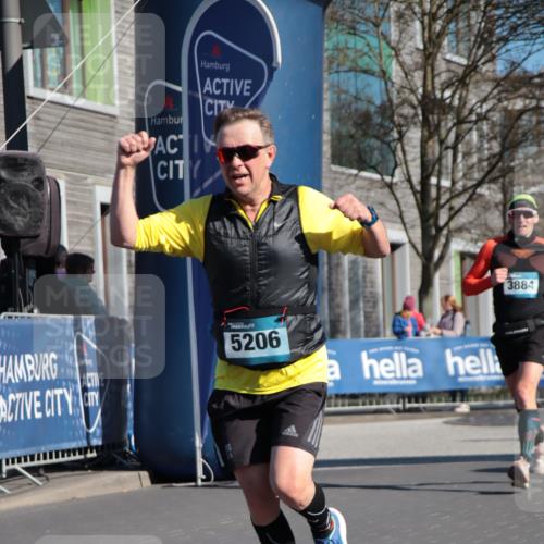 06.04.2025 - 44. Internationalen Wilhelmsburger Insellauf A. Gomolzig http://msf.ph/oto/7578320 06.04.2025 10:28:41 Ziel 3403, 3884, 5206 meine-sportfotos.de