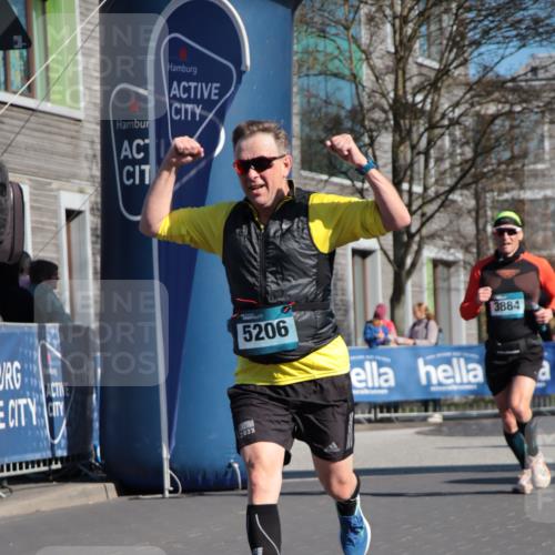 06.04.2025 - 44. Internationalen Wilhelmsburger Insellauf A. Gomolzig http://msf.ph/oto/7578324 06.04.2025 10:28:41 Ziel 3403, 3884, 5206 meine-sportfotos.de