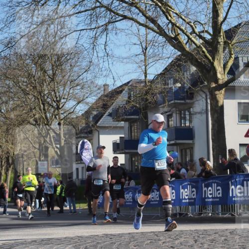 06.04.2025 - 44. Internationalen Wilhelmsburger Insellauf Luisa Fischer http://msf.ph/oto/7578341 06.04.2025 10:39:01 Ziel 4337, 3709, 3350 meine-sportfotos.de