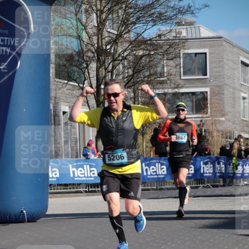 06.04.2025 - 44. Internationalen Wilhelmsburger Insellauf A. Gomolzig http://msf.ph/oto/7578343 06.04.2025 10:28:40 Ziel 3403, 3884, 4250, 5206 meine-sportfotos.de