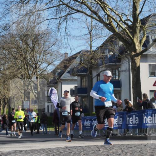 06.04.2025 - 44. Internationalen Wilhelmsburger Insellauf Luisa Fischer http://msf.ph/oto/7578351 06.04.2025 10:39:01 Ziel 3709, 3350, 4337 meine-sportfotos.de
