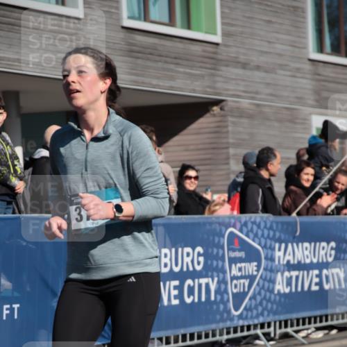 06.04.2025 - 44. Internationalen Wilhelmsburger Insellauf A. Gomolzig http://msf.ph/oto/7578417 06.04.2025 10:28:12 Ziel 3748 meine-sportfotos.de