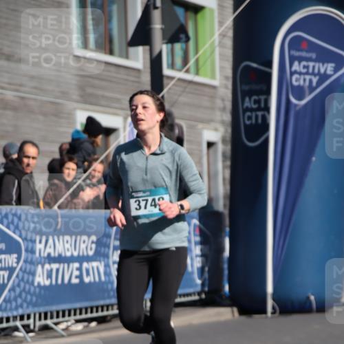 06.04.2025 - 44. Internationalen Wilhelmsburger Insellauf A. Gomolzig http://msf.ph/oto/7578432 06.04.2025 10:28:11 Ziel 3748 meine-sportfotos.de