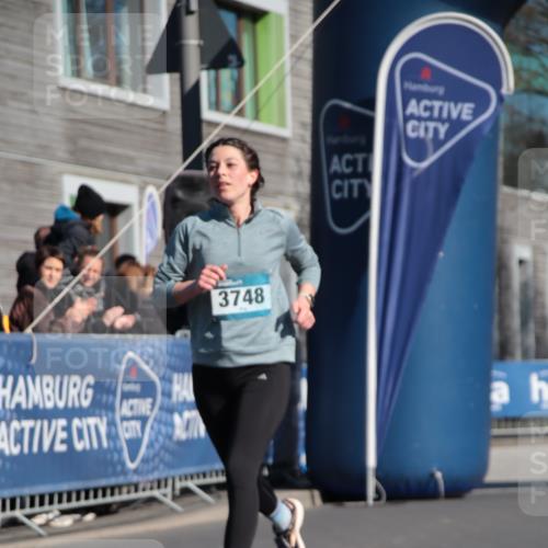 06.04.2025 - 44. Internationalen Wilhelmsburger Insellauf A. Gomolzig http://msf.ph/oto/7578436 06.04.2025 10:28:11 Ziel 3748 meine-sportfotos.de